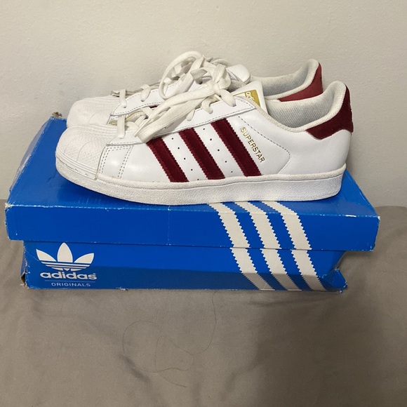 Adidas superstar w/burgundy stripes 8 - Picture 2 of 8
